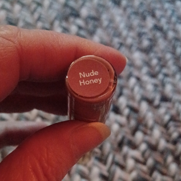 LipSense Lip Color In Nude Honey - Picture 3 of 3